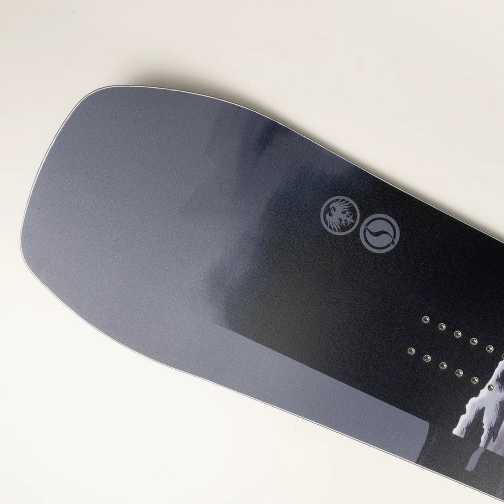 Never Summer Benchmark Snowboard 2026