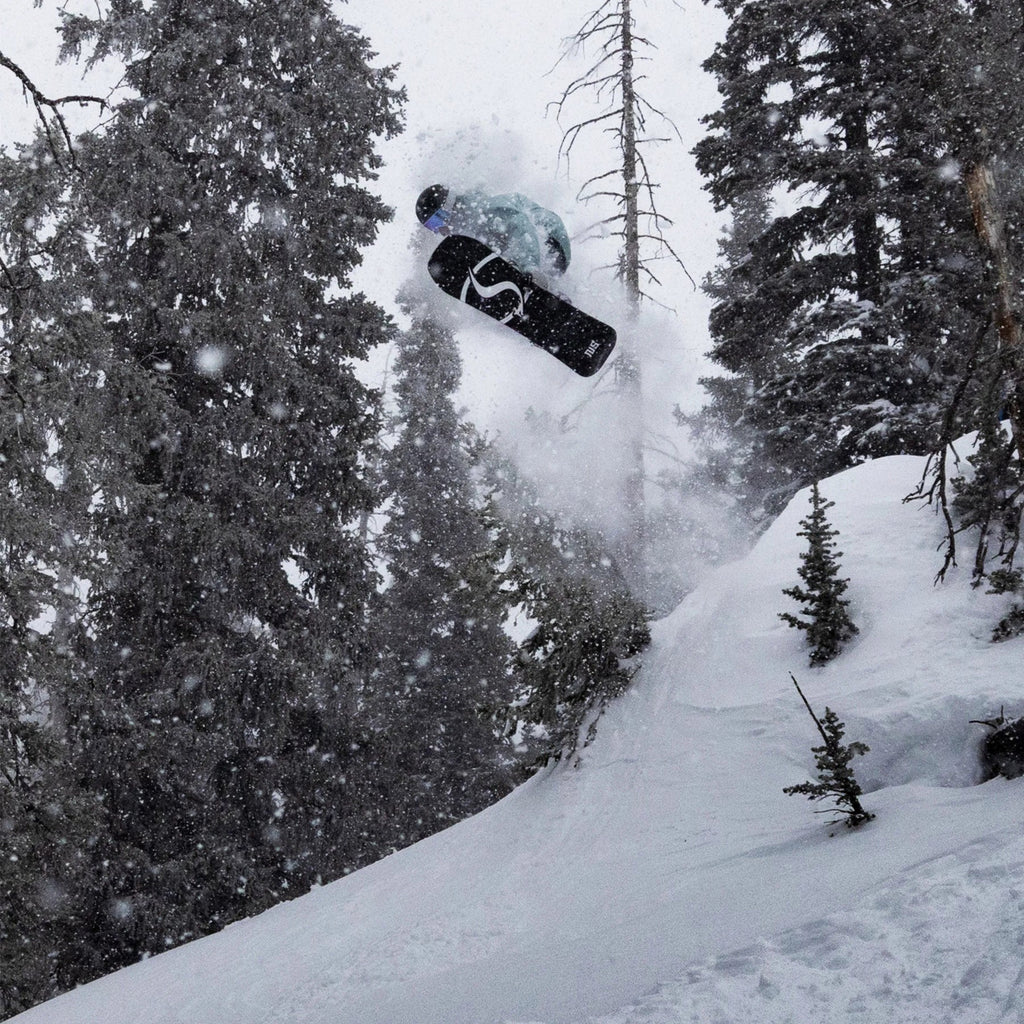 Never Summer Benchmark Snowboard 2026